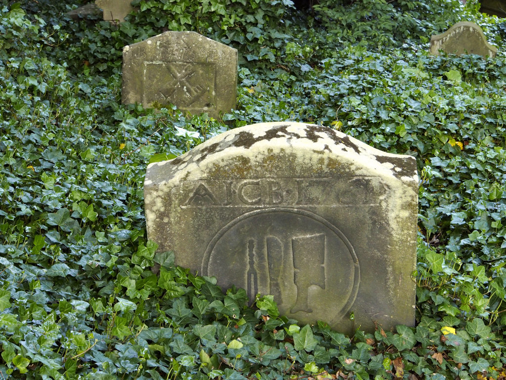 CulrossCemetery_1079.JPG - churchyard