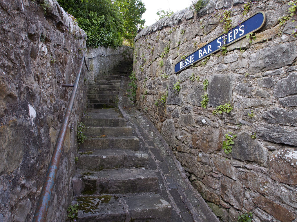 Culross_1020.JPG - Bessie Bar Steps