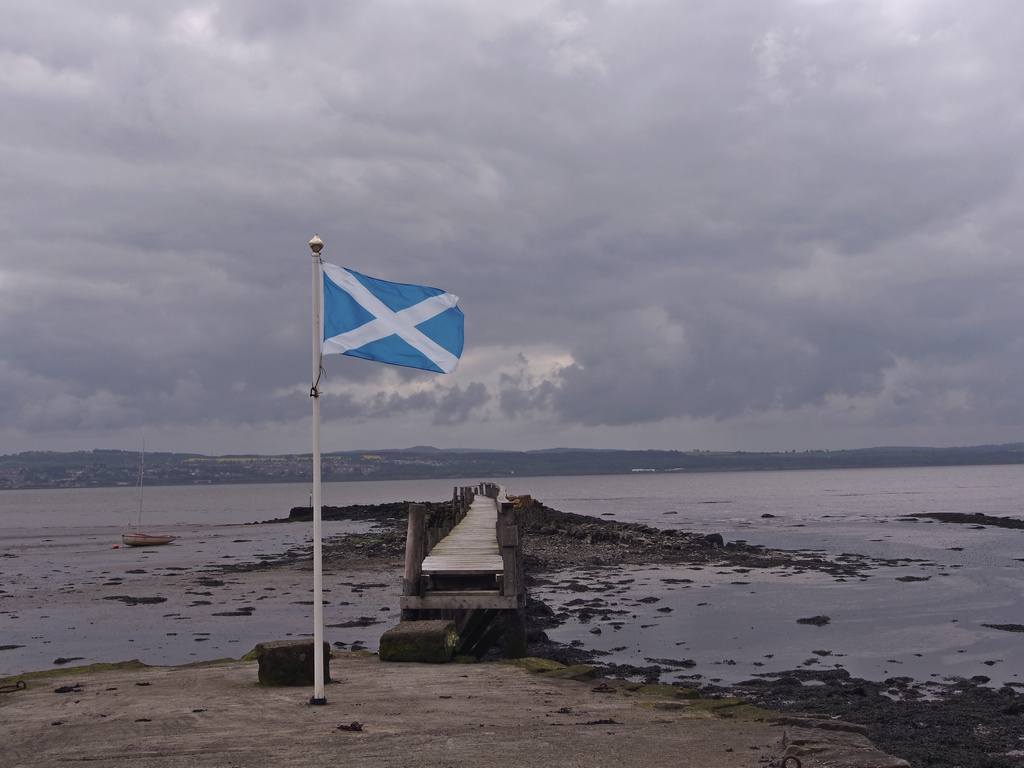 Culross_1192.JPG - The old wharf. Culross was a major shipping port on the Firth of Forth.