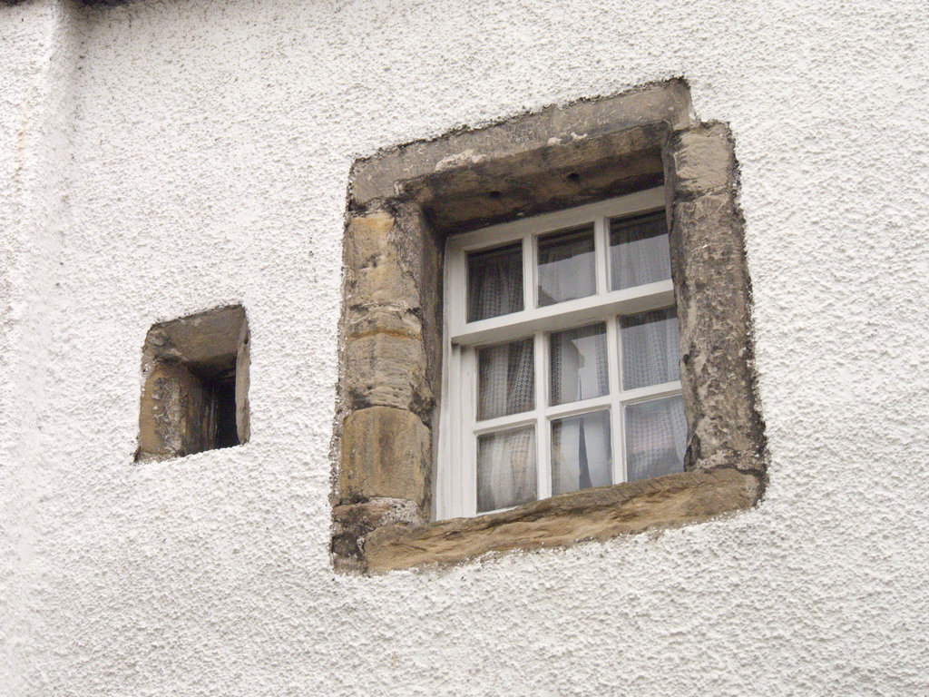 Culross_1230.jpg - owl door