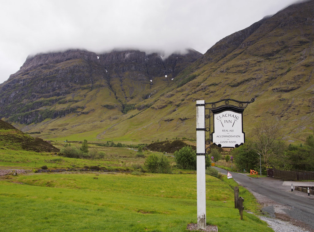 ClachaigInn_0759.JPG - Clachaig Inn. Munros just out the door.