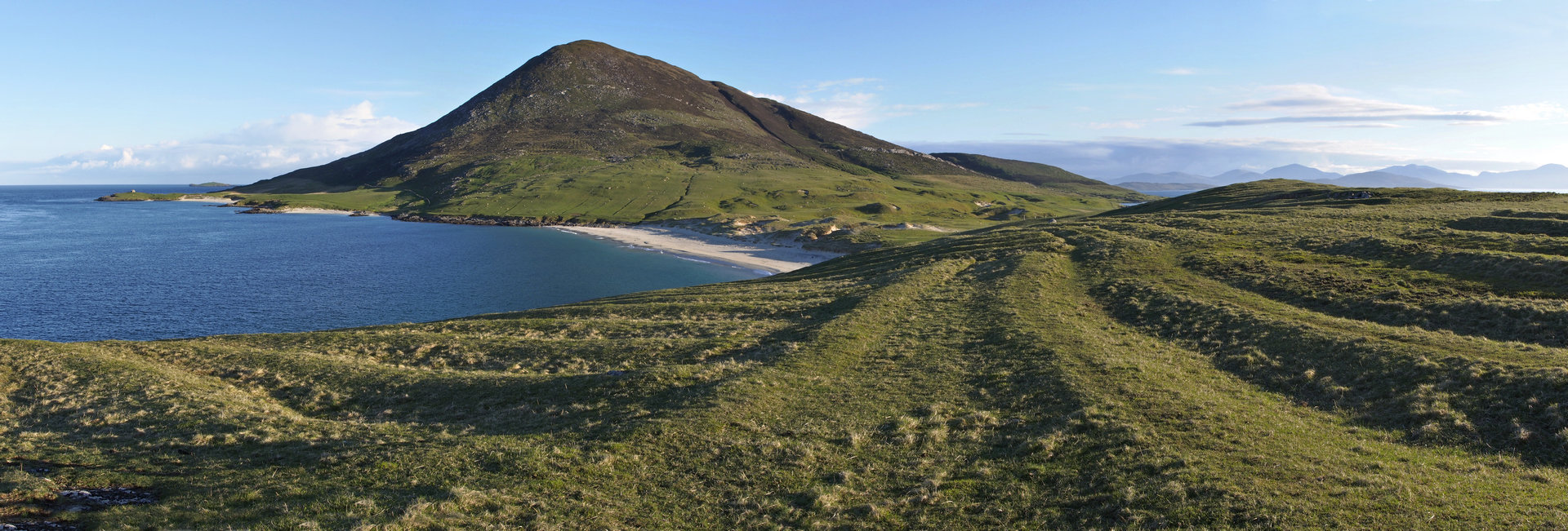 lazybeds0593-96a.jpg - Lazy beds on the Machair.