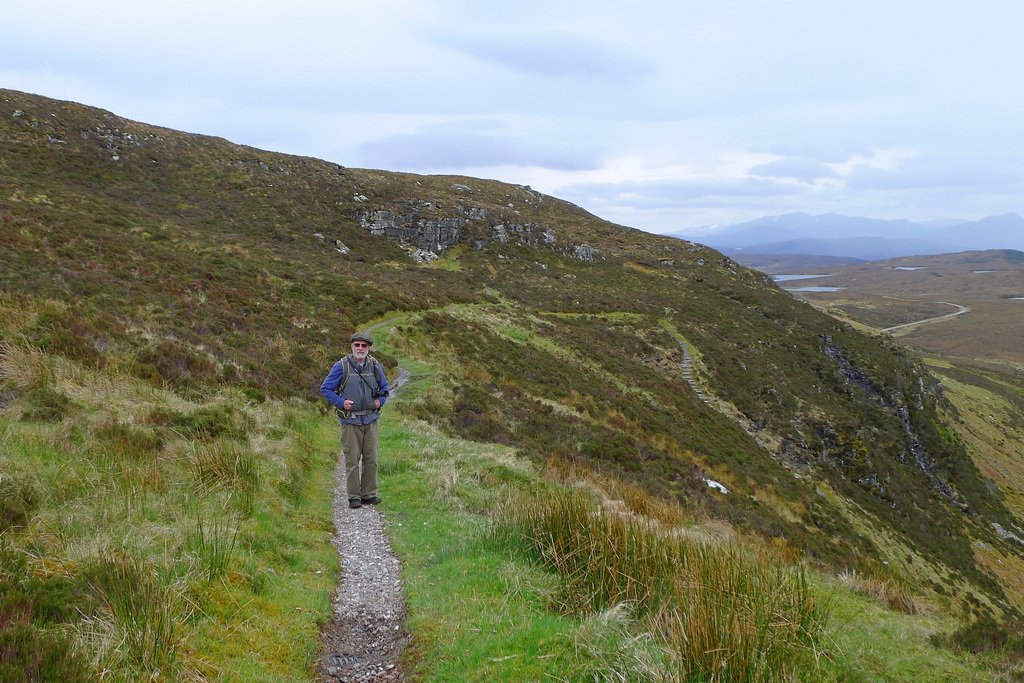 Knocken_R0340.JPG - Trail up Knocken Crag