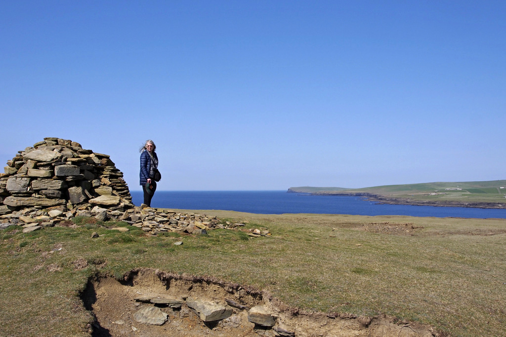 Skaill_0082a.JPG - Ward Hill and Bay of Skaill