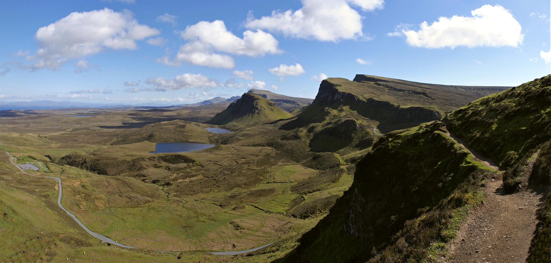 Quiraing_0753-55a.jpg - Quiraing, trail to Flodigarry looking back