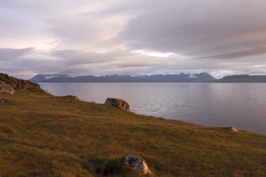 Cuillin_1285.JPG - Sunset and the Cuillins from Lochend