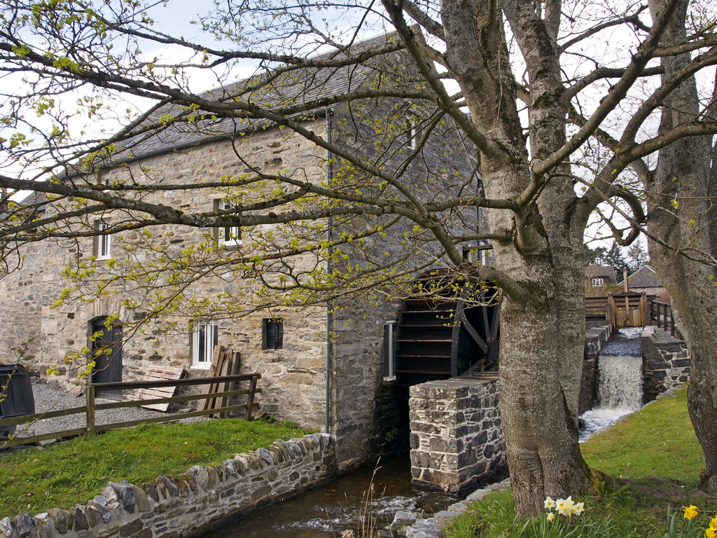 BlairAtholl_0511.JPG - Old mill at Blair Atholl. The bread was excellent!