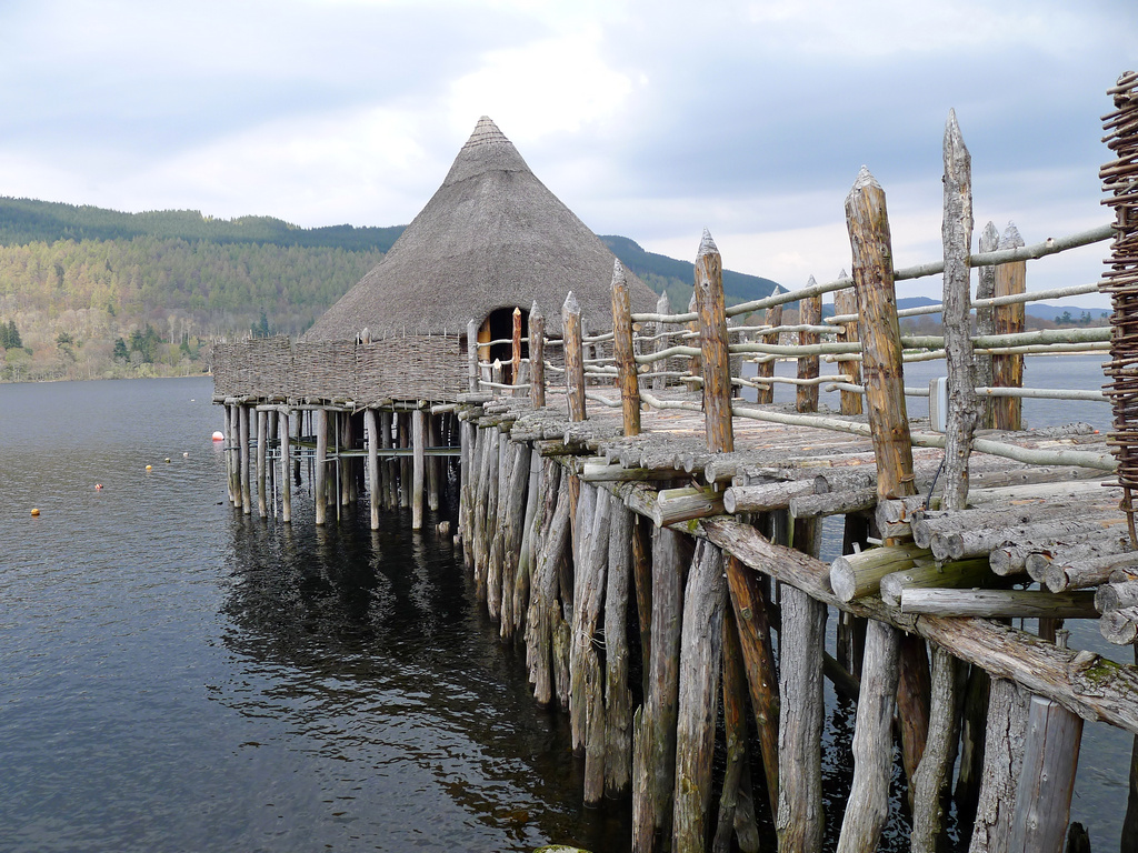 Crannog_R0248.JPG - Crannog Centre on Loch Tay. A reconstruction on the original site. Old crannog site are still visible all over the Highlands.