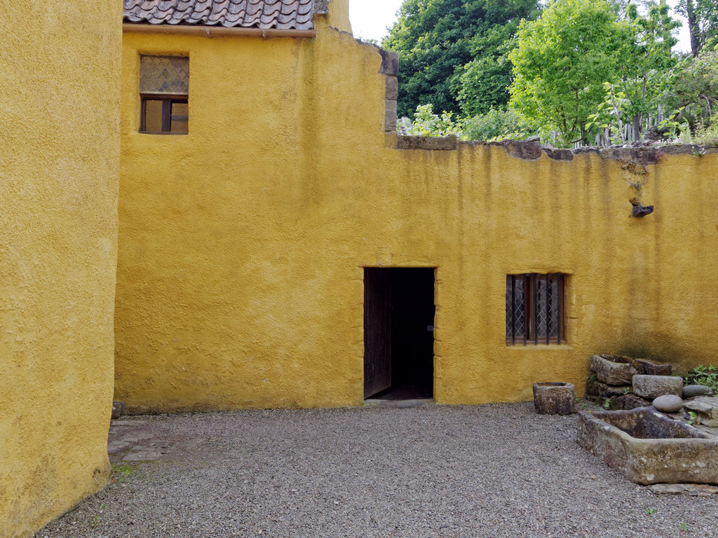 Culross_1236_DxO.jpg - Palace rear courtyard where the work was done