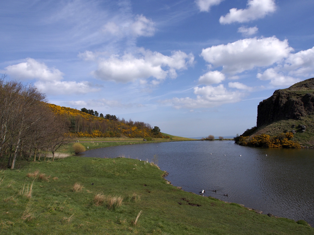 KingArthursPark_0026.jpg - Dusapie Loch is near Duddingston and a good spot to linger along our way to Holyrood Palace. There is a prehistoric site on the hill overlooking the Loch.