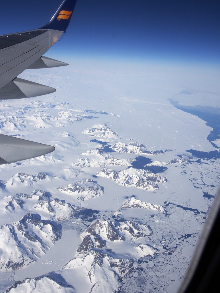 Greenland_0011.JPG - Approaching the east coast of Greenland  a little north of the Actic Circle the clouds cleared and we had great viewss all the way across.