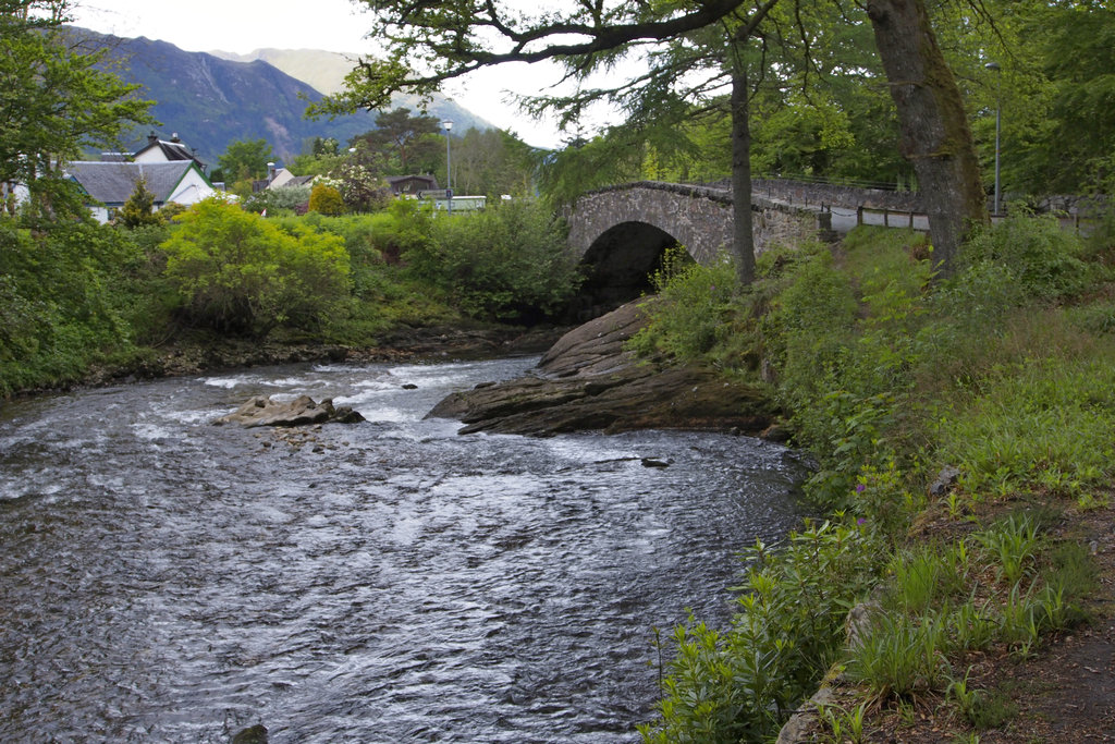 GlencoeBridge_0335.JPG - Old bridge at Glencoe on the old road. Highway now runs on the opposite of the river.