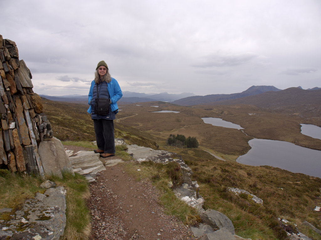 KnockanCrag_0964a.JPG - Robin on Knocken Crag