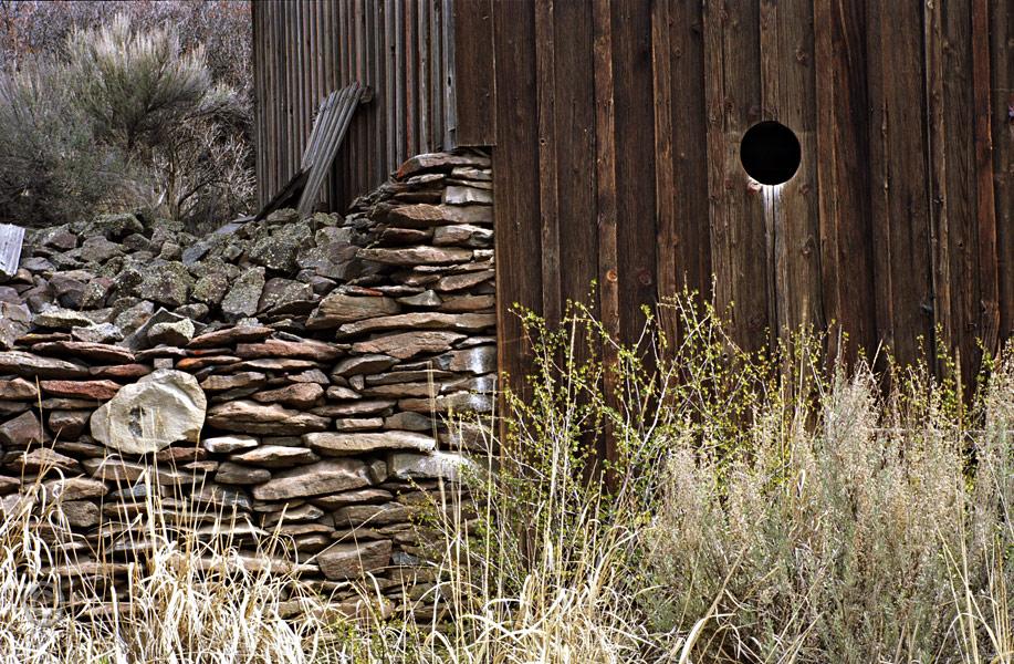 B-DouglasCk2a.jpg - detail of old barn on Douglas Creek northeast of Wenatchee